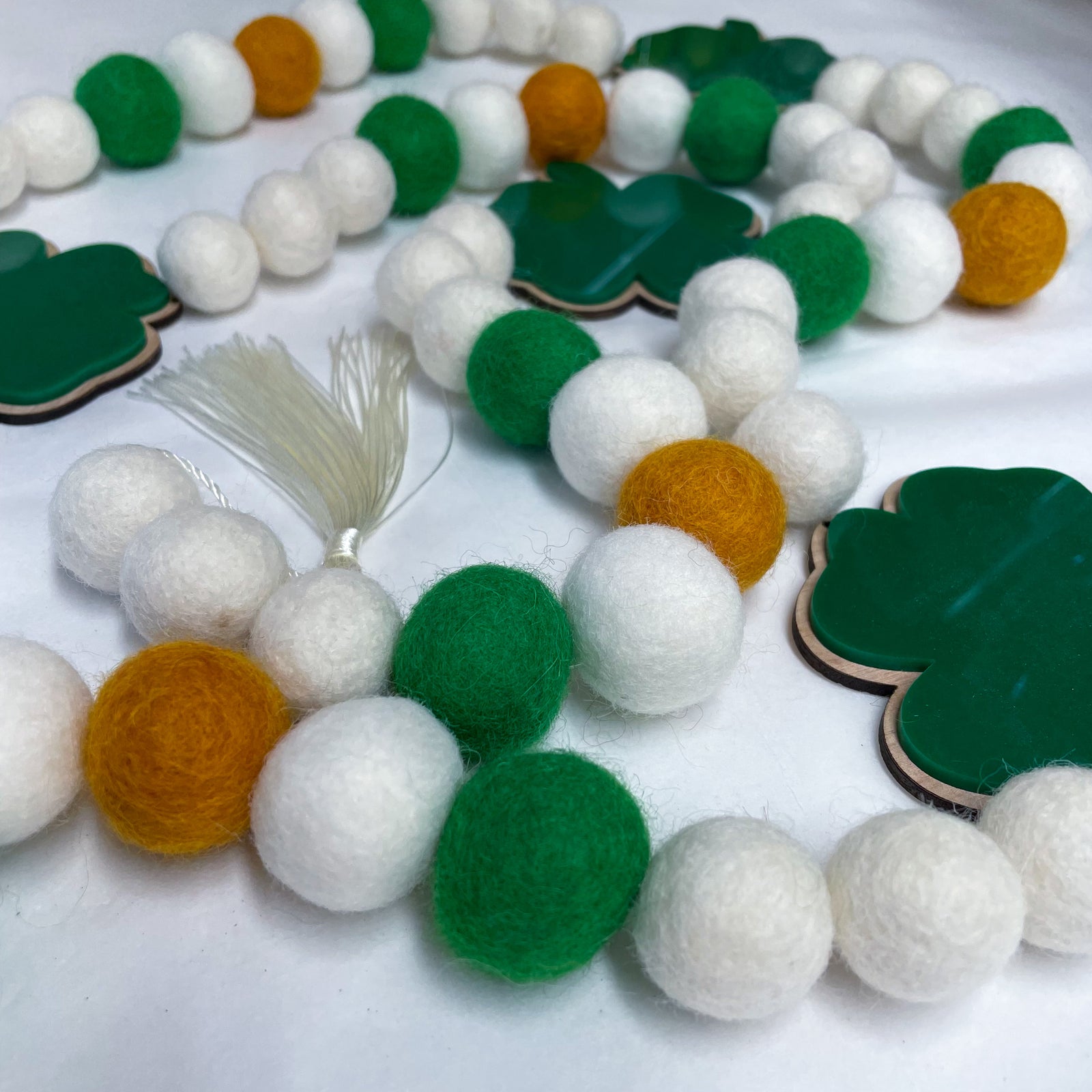 4 Leaf Clover- Garland- Geometric, Solid