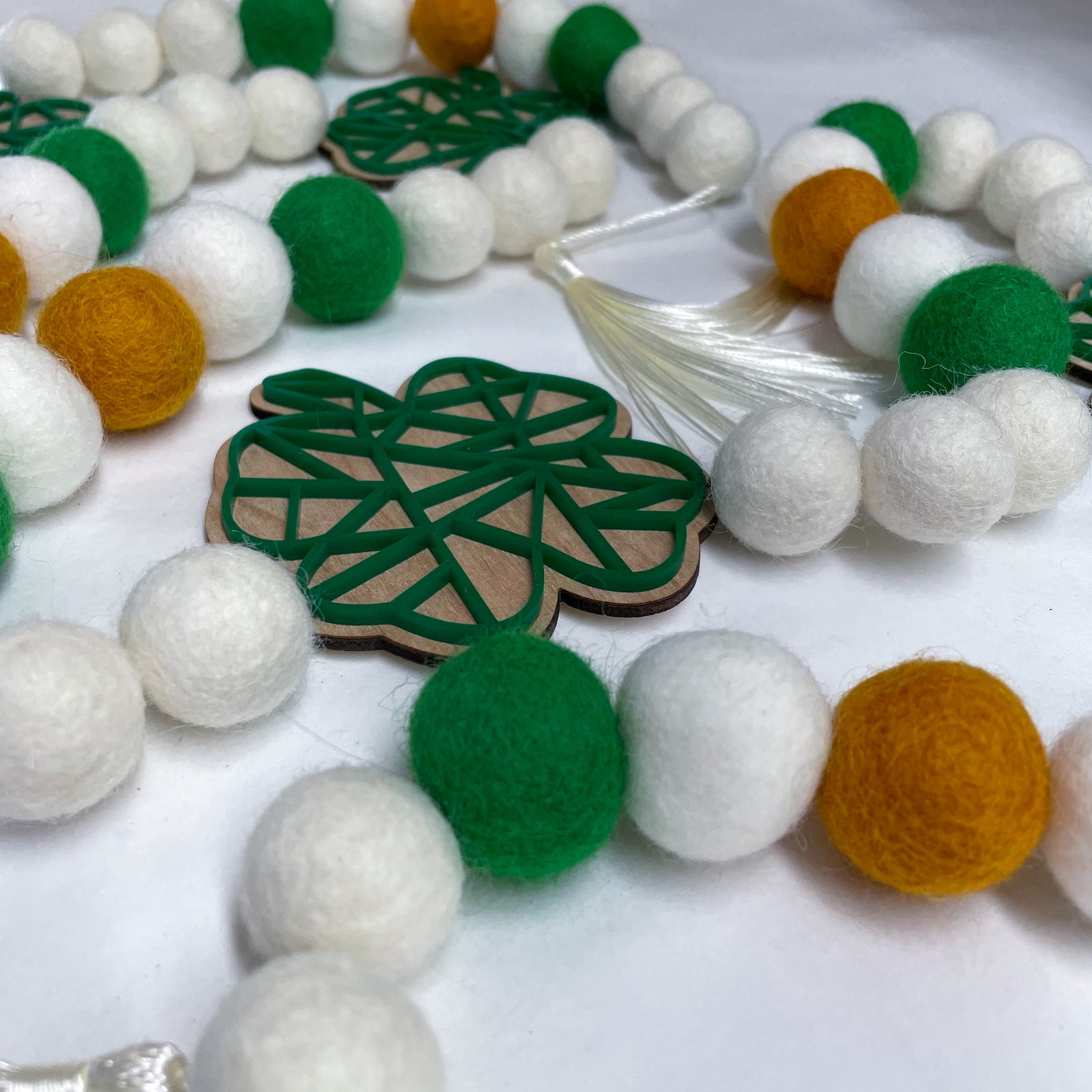 4 Leaf Clover- Garland- Geometric, Solid