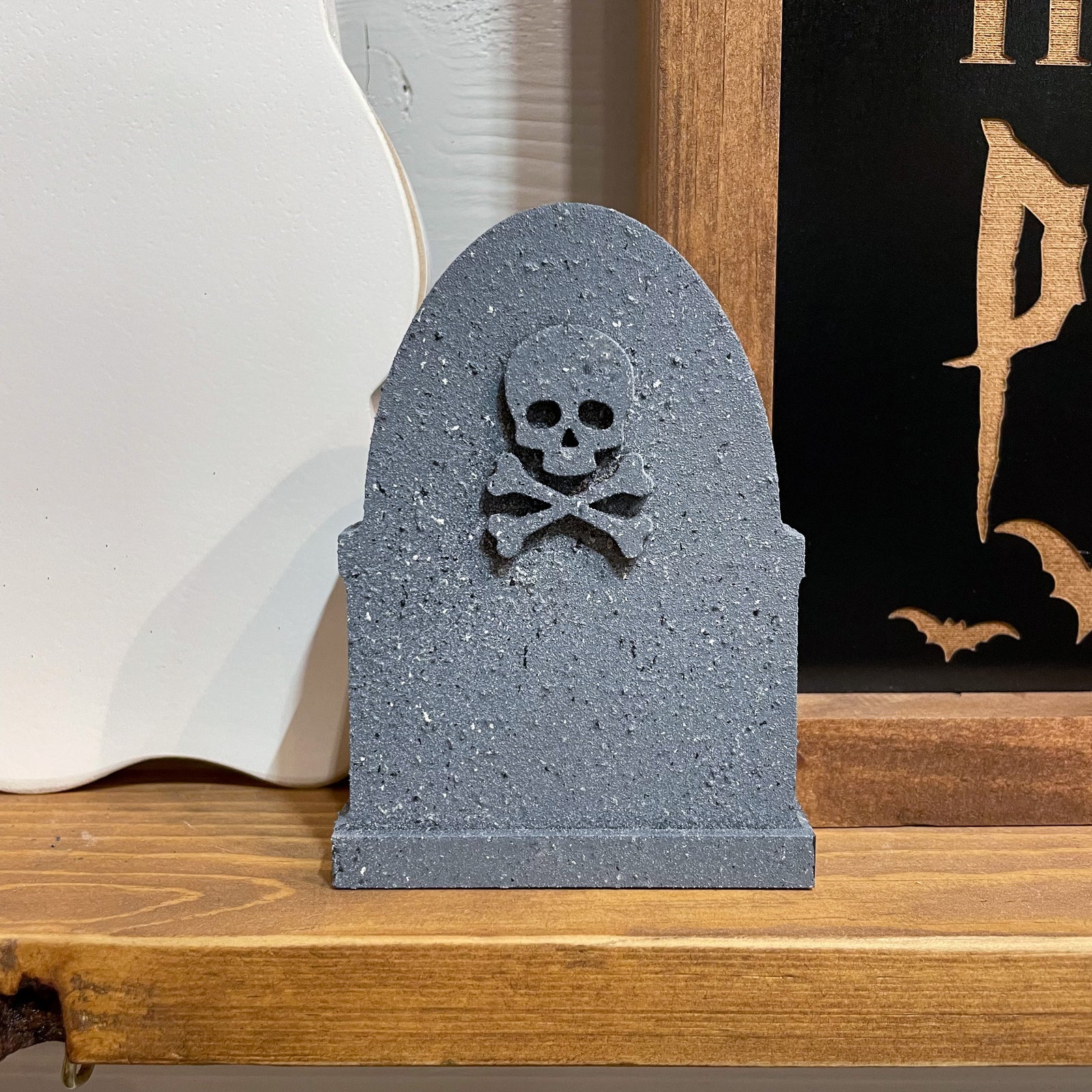 Small Tombstones - Skull