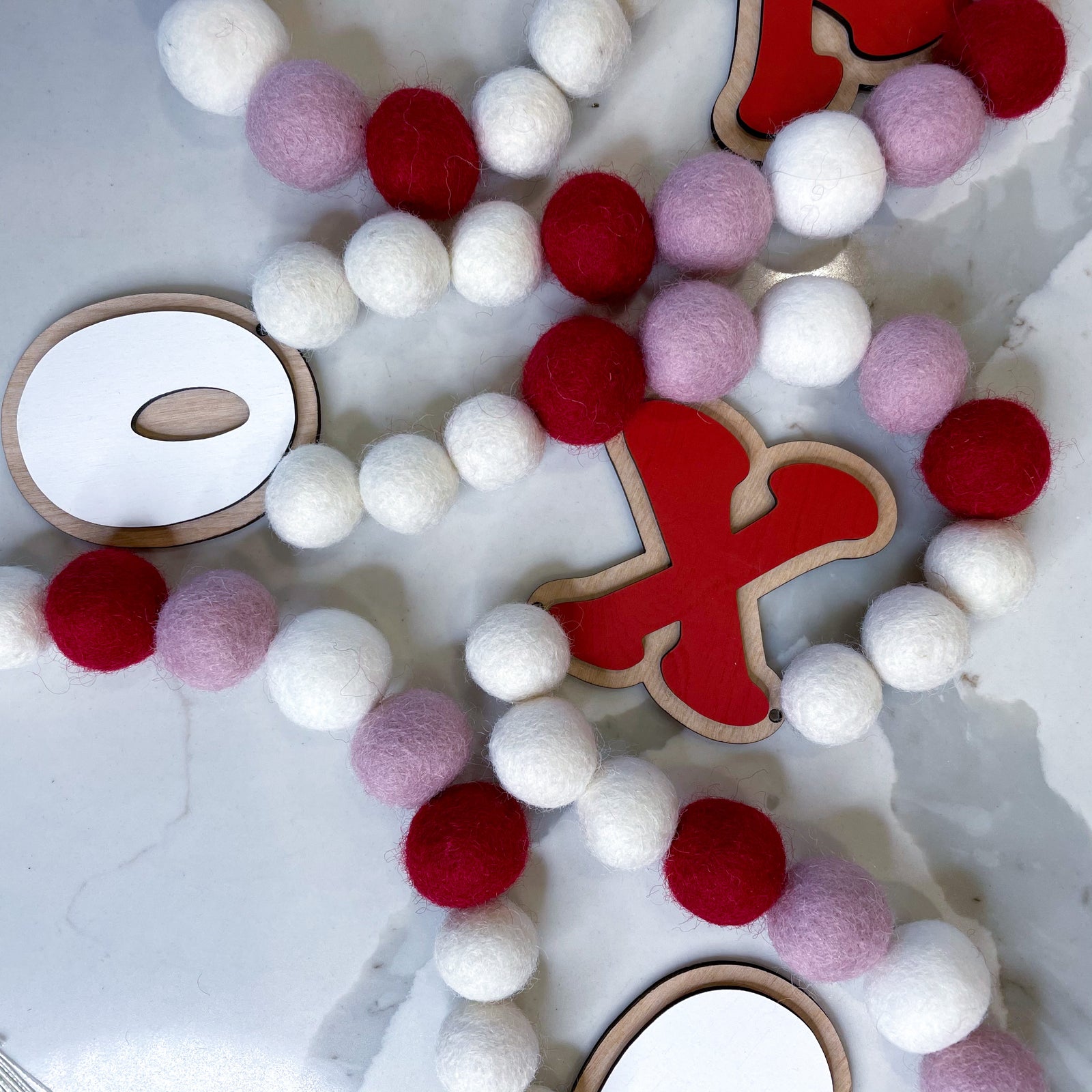 XOXO, Red and Pink - Valentine’s Day Garland